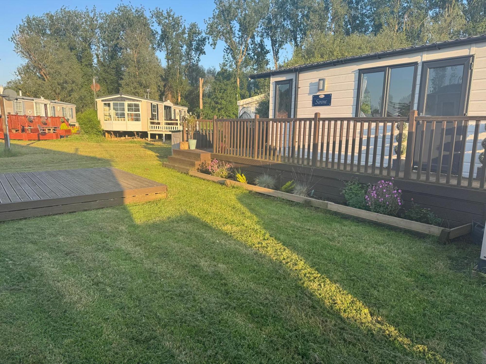 Beautiful 2 Bedroom Caravan On Billing Aquadrome Northampton Eksteriør billede